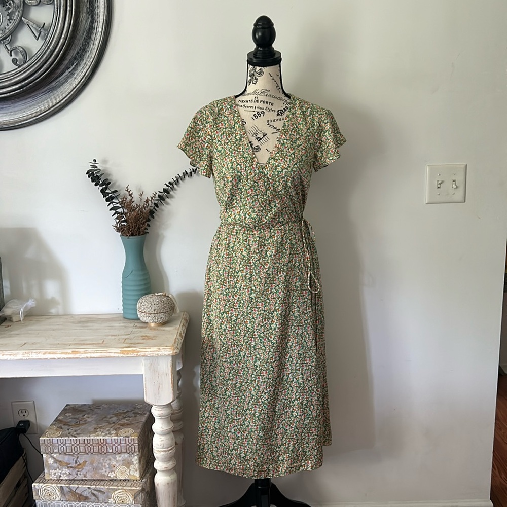NWT Lost + Wander Wild Poppies Green Floral Midi Wrap Dress Women's size XS - Picture 3 of 8